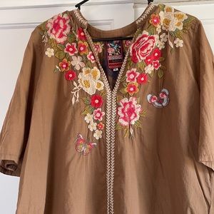 Johnny was embroidered top. Size M